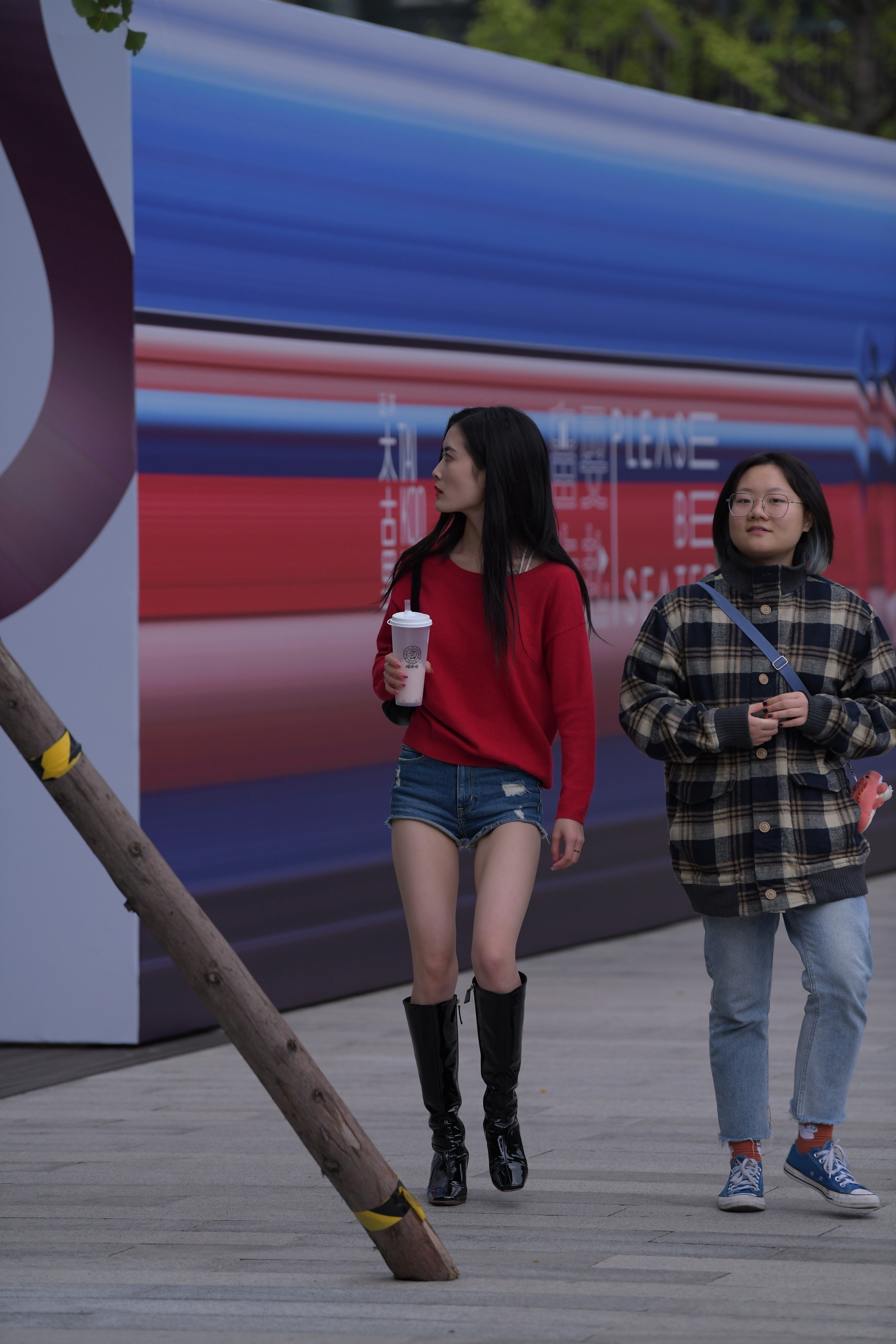 Visual impact work beautiful legs hot pants YY photo 3