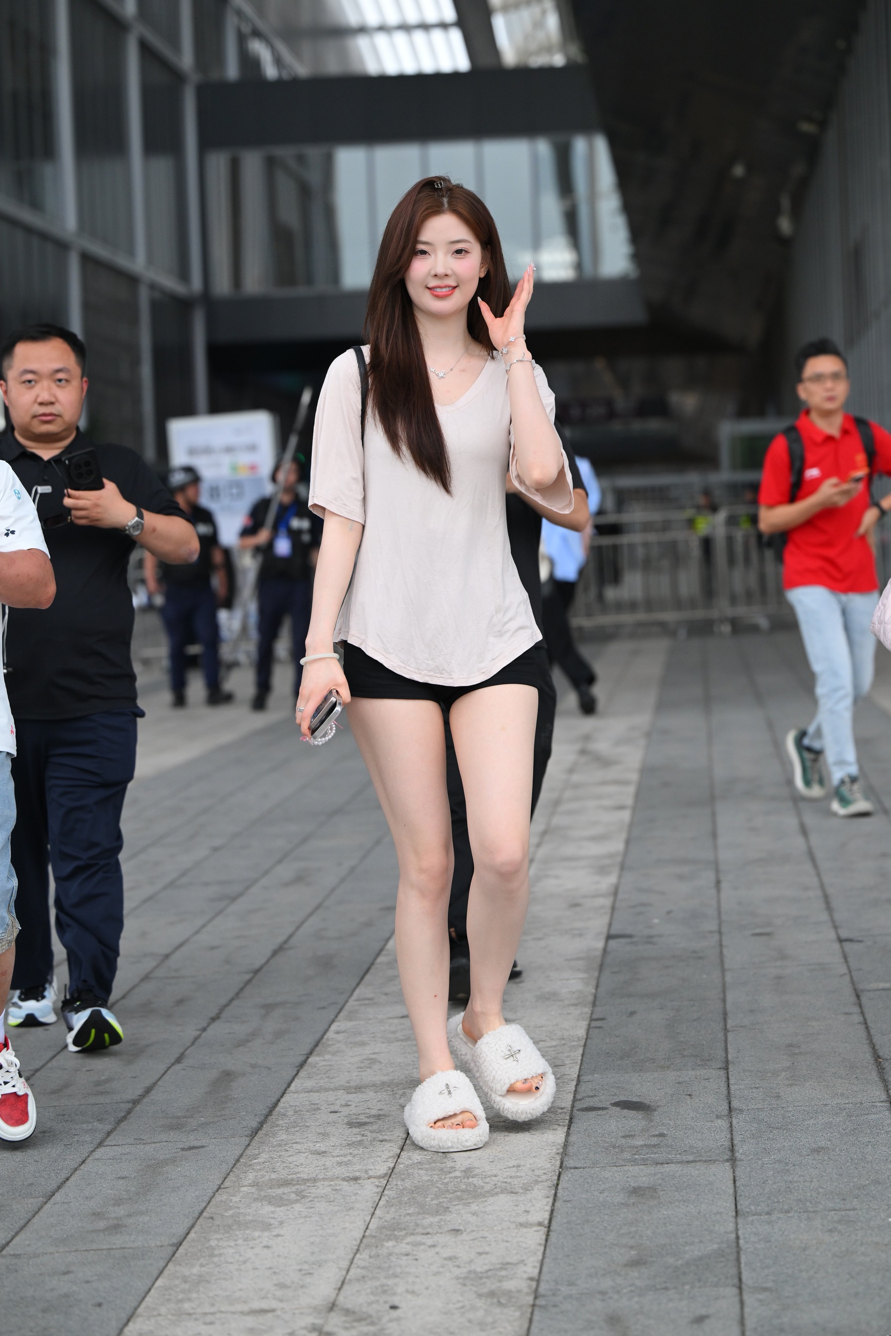 Selected Street Style Snapshots – Sweet and Cute Shorts 8
